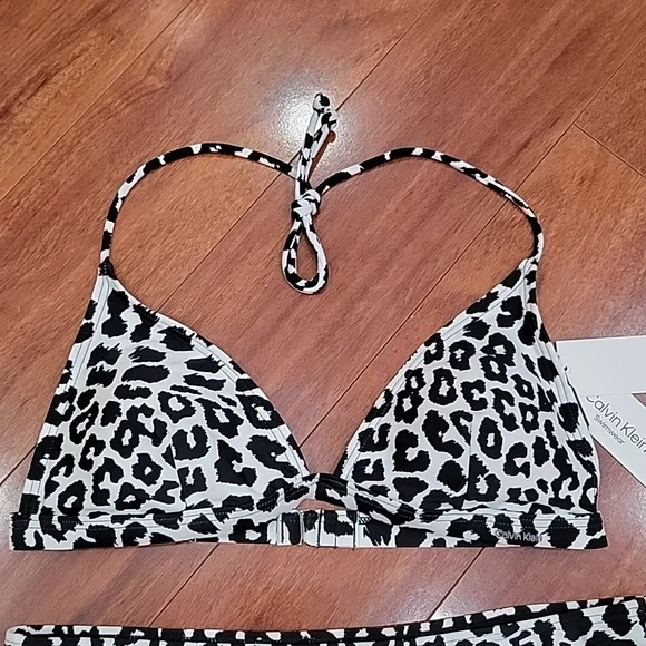NWT size L Calvin Klein pc bikini